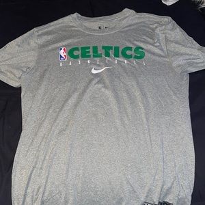 Medium Boston Celtics t shirt
